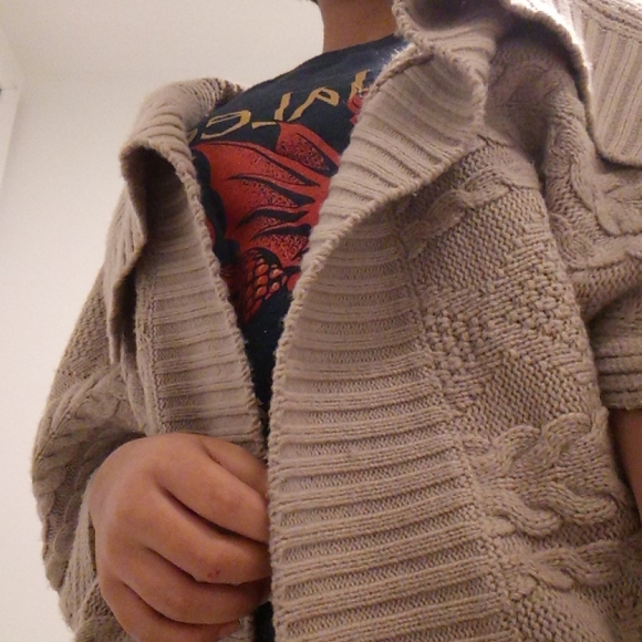 Sweater/Shawl - Picture 2 of 3
